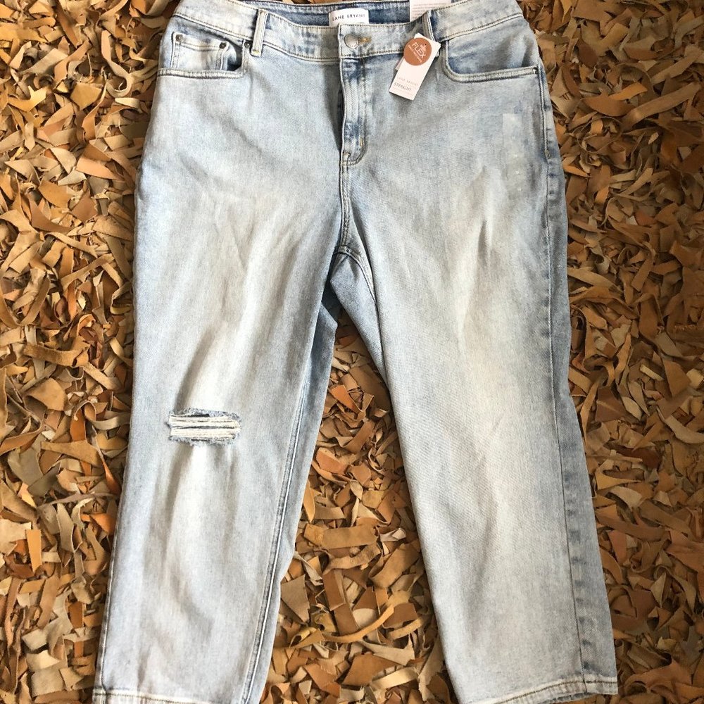 LB straight destructed light wash size 18 NWT
